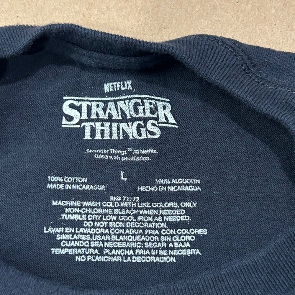 Stranger Things Black Graphic T-Shirt Mens Large - Picture 4 of 7
